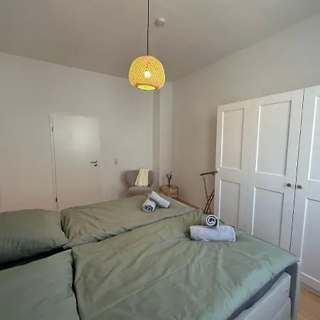 Grosse Fuer Gruppen Und Familien Bis 8 Personen Mit Balkon * Erfurt