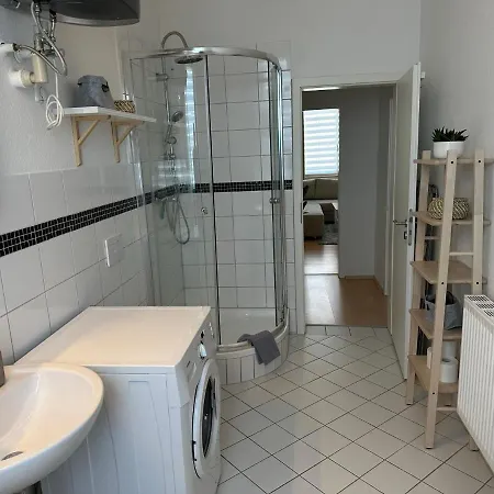 Grosse Fuer Gruppen Und Familien Bis 8 Personen Mit Balkon * 埃尔福特