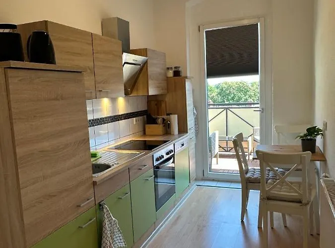 Grosse Fuer Gruppen Und Familien Bis 8 Personen Mit Balkon * Erfurt