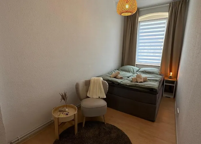 Grosse Fuer Gruppen Und Familien Bis 8 Personen Mit Balkon *