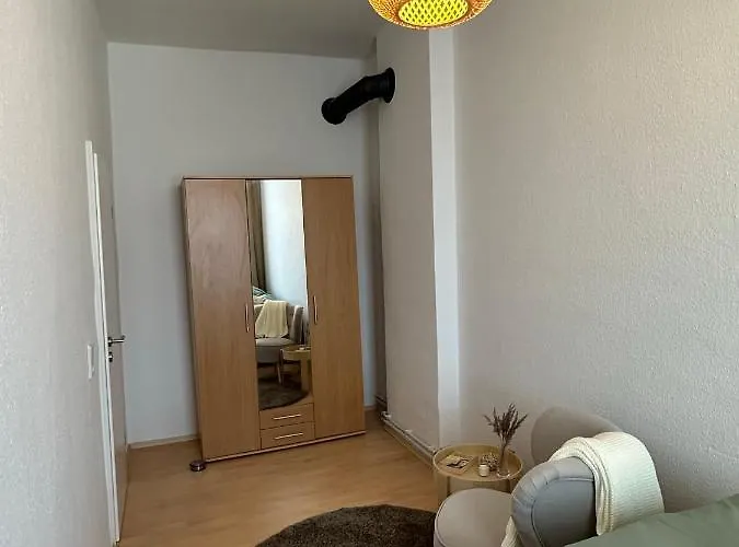 Grosse Fuer Gruppen Und Familien Bis 8 Personen Mit Balkon Apartman