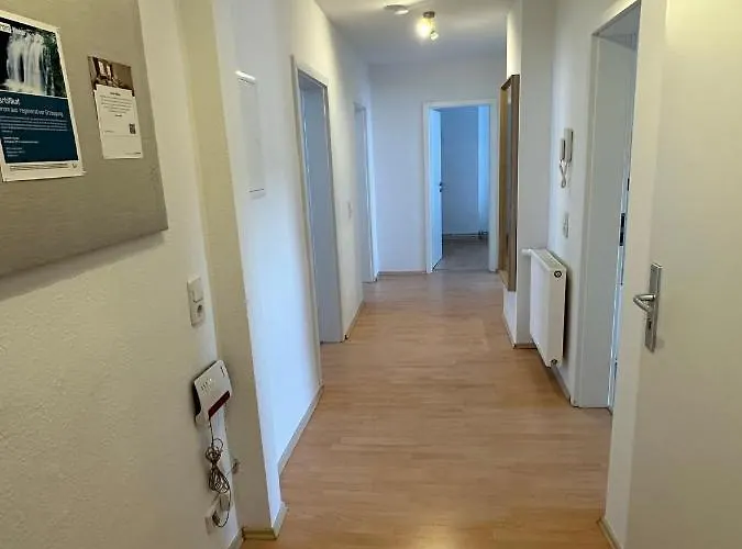 Grosse Fuer Gruppen Und Familien Bis 8 Personen Mit Balkon * Erfurt