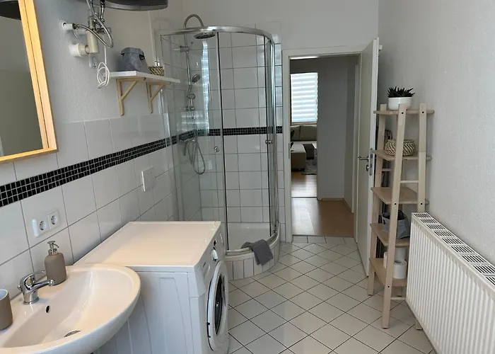 Grosse Fuer Gruppen Und Familien Bis 8 Personen Mit Balkon * Erfurt