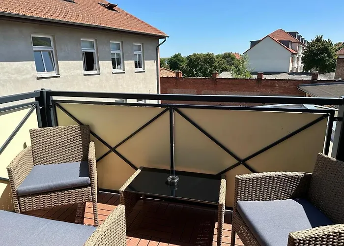 Grosse Fuer Gruppen Und Familien Bis 8 Personen Mit Balkon Erfurt