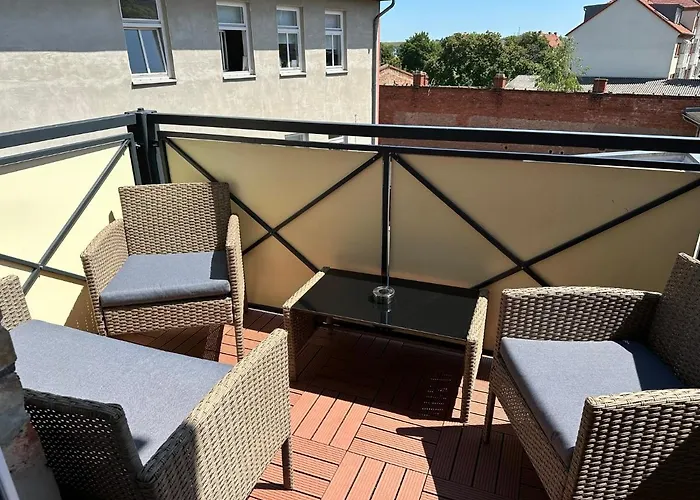 Grosse Fuer Gruppen Und Familien Bis 8 Personen Mit Balkon Appartement Erfurt