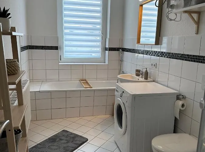 Grosse Fuer Gruppen Und Familien Bis 8 Personen Mit Balkon